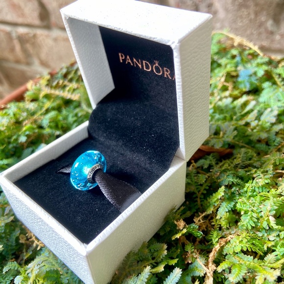 PANDORA Blue Effervescence Murano Glass Charm - Picture 4 of 6